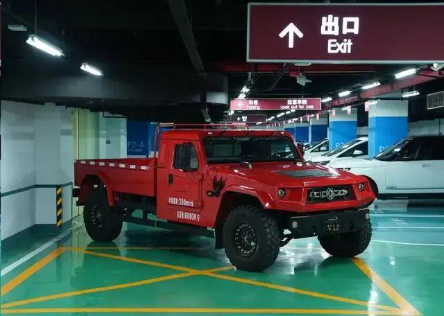 刘强东与雷军：冰上漂移与沙漠冲浪霸总们的越野车库太惊艳！(图23)