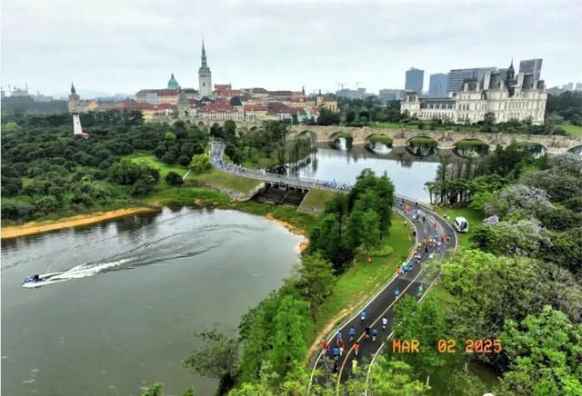 2025年3月2日直击：四大马拉松同日开跑全民健身热潮席卷全国(图3)