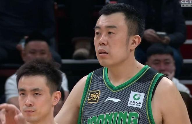 辽宁男篮37分大胜全队42次助攻赵继伟10+15张镇麟19+4！