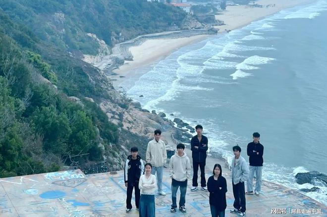 广东阳江海陵岛封闭6年的废弃景区：游客翻墙从3米高坠落悬崖(图11)