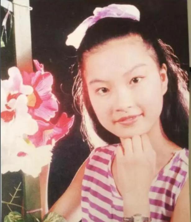东方卫视一姐陈蓉因“寿宴门”身败名裂今低调嫁海归结婚生子(图2)