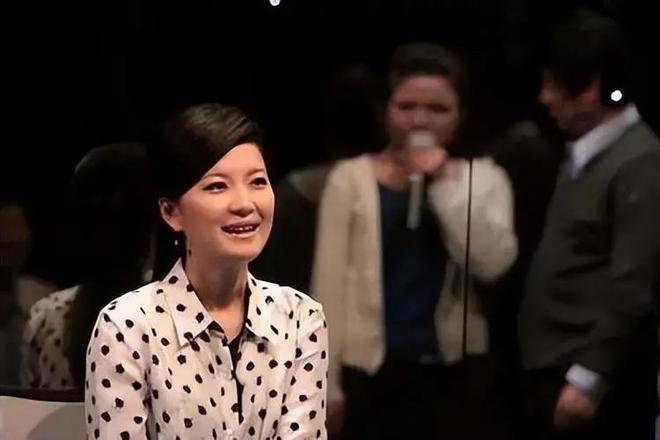 东方卫视一姐陈蓉因“寿宴门”身败名裂今低调嫁海归结婚生子(图14)
