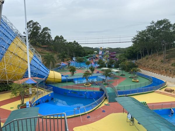 趁“热”来通州玩水~室内冲浪、蹦水迪、极速滑道…瞬间清凉(图1)