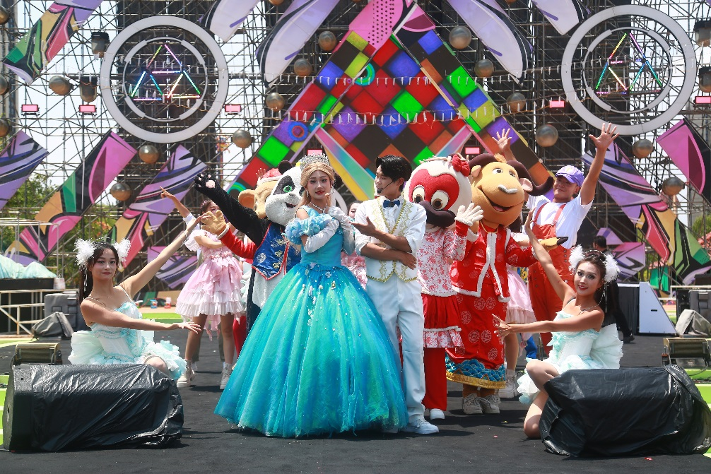 乐华恒业欢乐世界十周年带来夏日游玩新体验(图1)