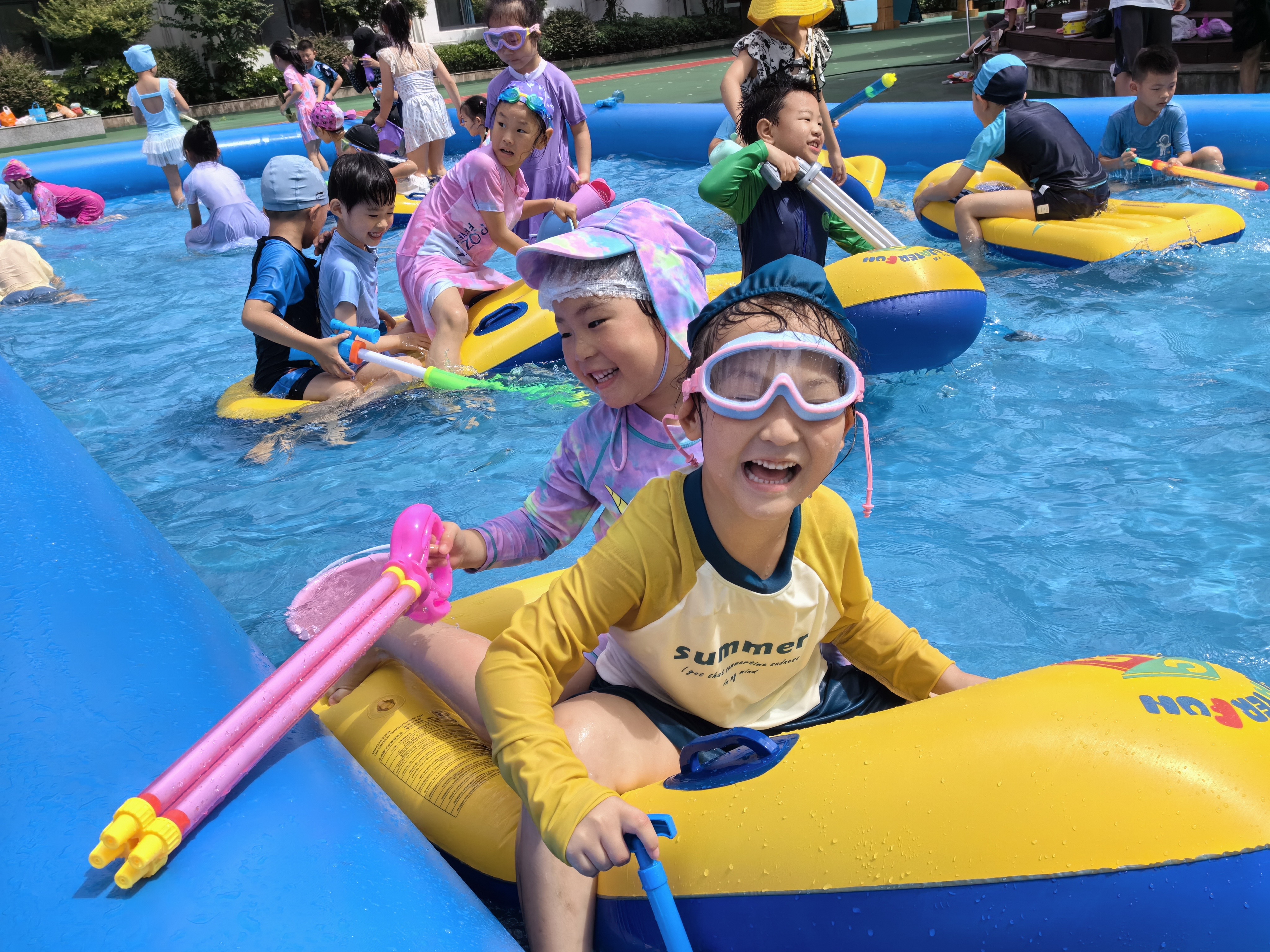 屯溪示范幼儿园：水上冲浪 激情夏日(图1)