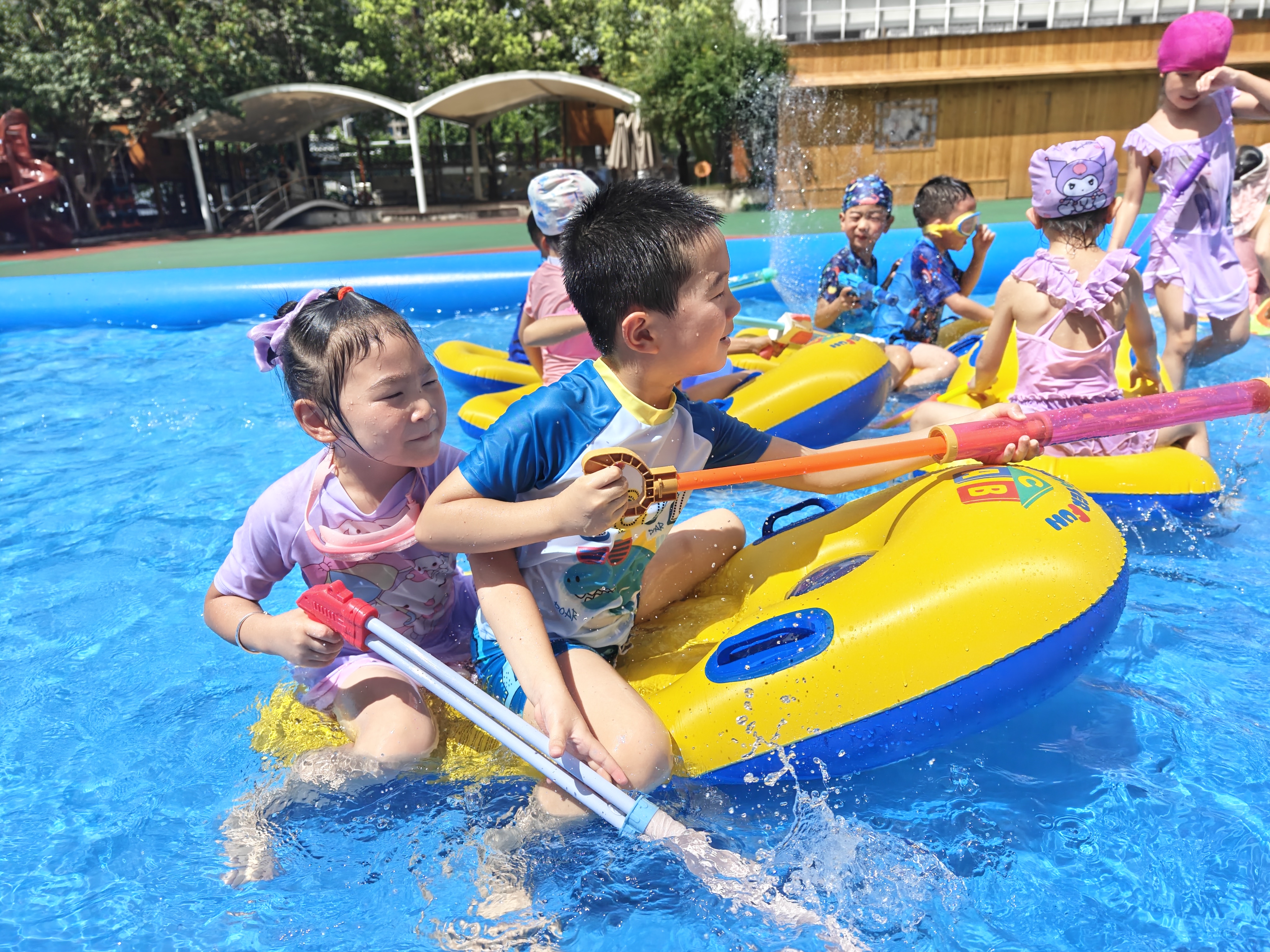 屯溪示范幼儿园：水上冲浪 激情夏日(图3)