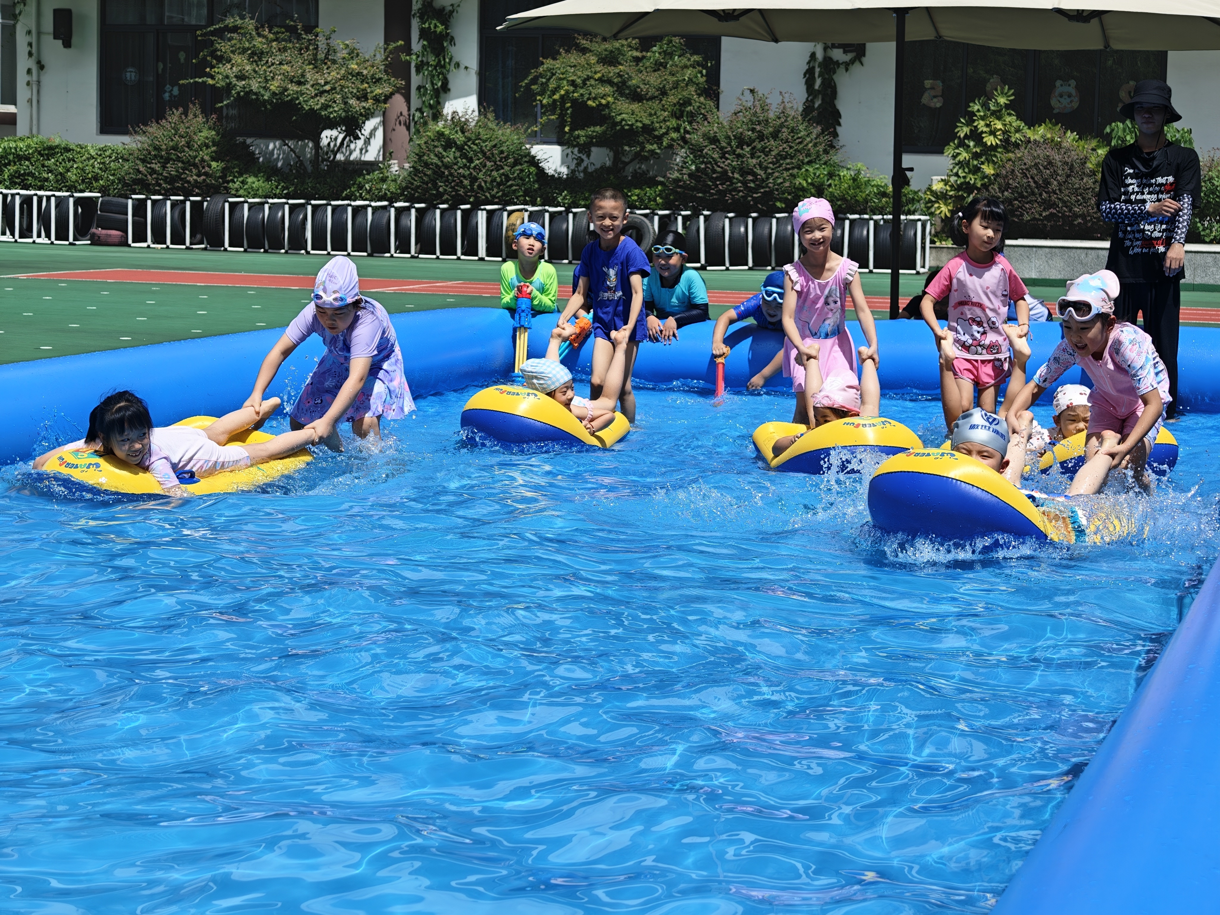 屯溪示范幼儿园：水上冲浪 激情夏日(图4)
