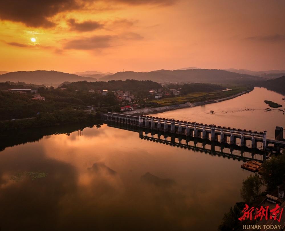 湖南邵阳县：天子湖上好冲浪(图2)