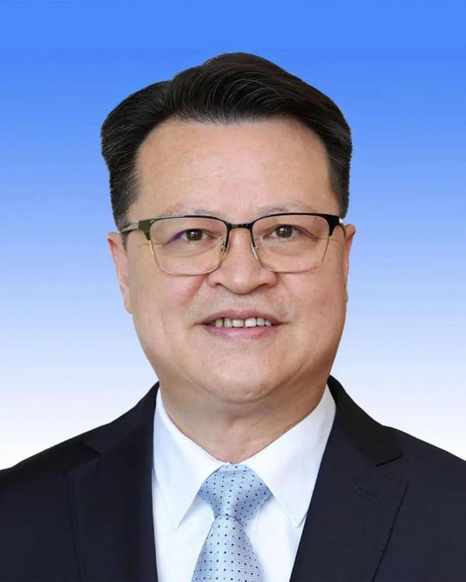 8地任命省级政府副职两人中央“空降”两人央企高管转政