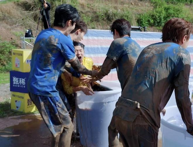 玩不到一起真尴尬陈赫邓超努力调节气氛刘畊宏管泽元存在低(图25)