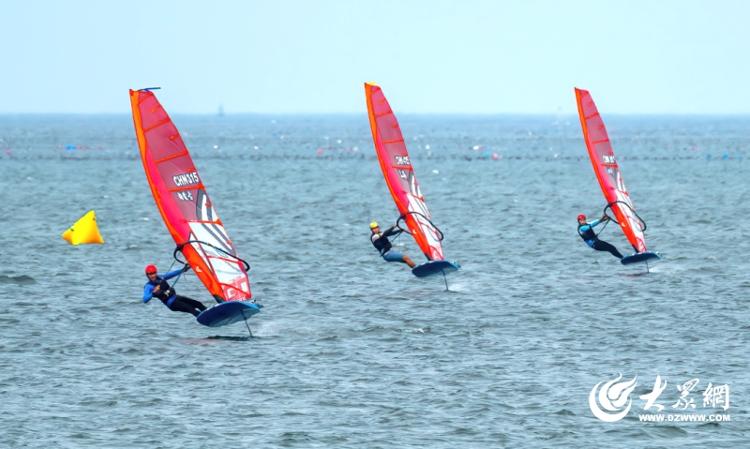 2025全国帆板冠军赛在烟台芝罘举办(图2)