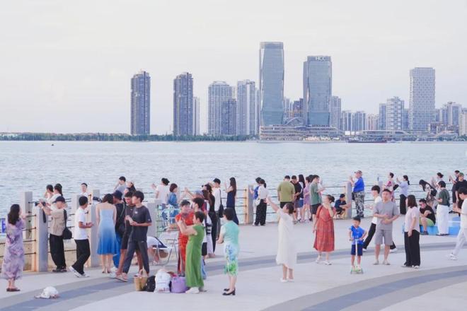 曝光度加强 美誉度提升 消费力拉满！欢乐节为海口注入“三重动力(图16)