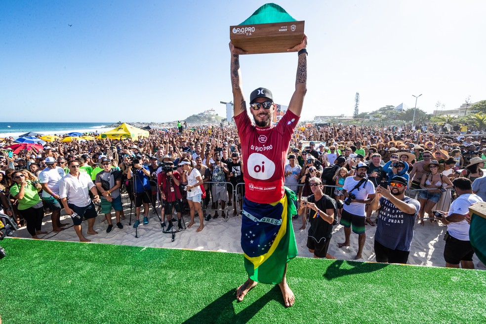 GPS信号中断！加勒比海警报：美两栖攻击群压境委内瑞拉启用我国战车布防滩头决战一触即发