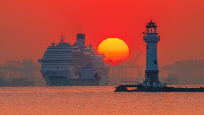 宝山以城市更新执笔绘就邮轮滨江现代化人民城市新画卷(图2)