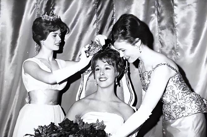 特朗普被裁定性侵79岁女作家：他强迫我靠墙上随后强奸了我(图2)