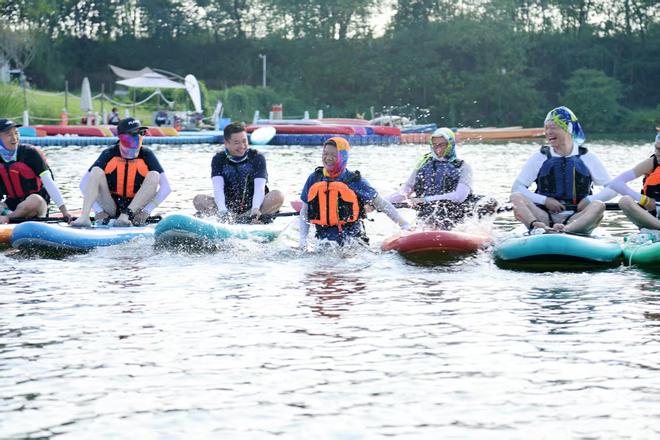 山姆上千元的桨板说买就买年轻人扎堆下水去“班味”北京亮马河都开始“堵”了(图3)