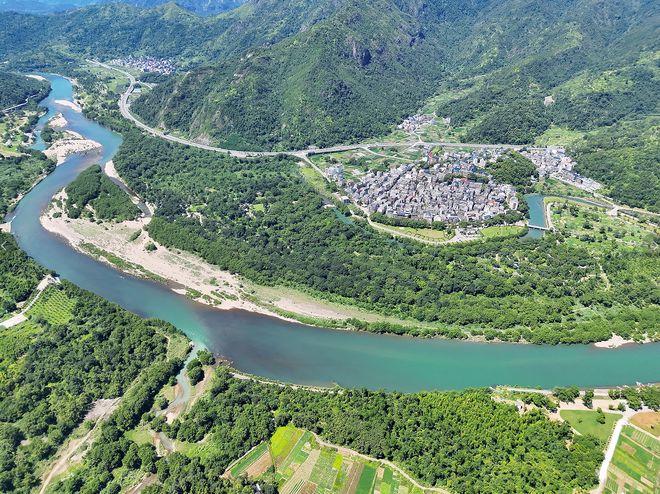 山姆上千元的桨板说买就买年轻人扎堆下水去“班味”北京亮马河都开始“堵”了(图5)