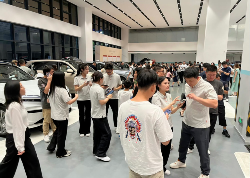 一名蔚来“电工”拯救了李斌(图2)