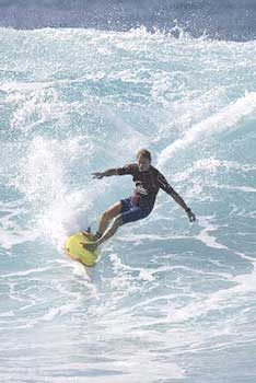 160余名中外选手逐浪成都 速度与激情在这里定格