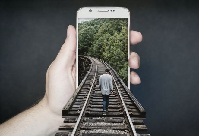 高铁网速这么慢是因为信号追不上吗？