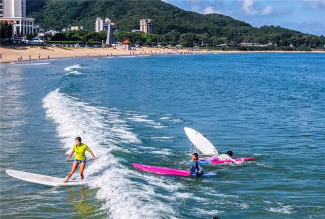 2025年广东省青少年冲浪锦标赛暨第十五届全国运动会冲浪测试赛在汕头南澳县青澳湾开赛(图4)