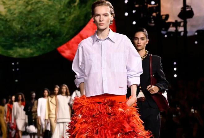 每周速报  阿玛尼公布新一轮高管调整王嘉尔旗下TEAM HOLDING入股淘宝PapaHome(图2)