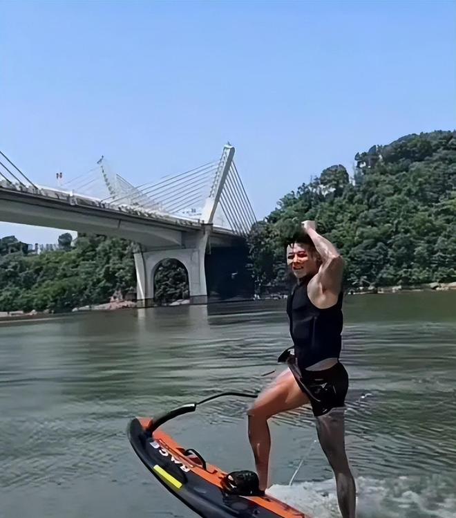 痛心！30岁重庆网红烈阳意外离世当天还发动态原因曝光太泪目(图7)