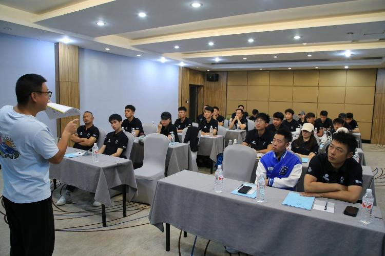 2024年全国冲浪教练员培训班（日照站）正式开班！_大众网