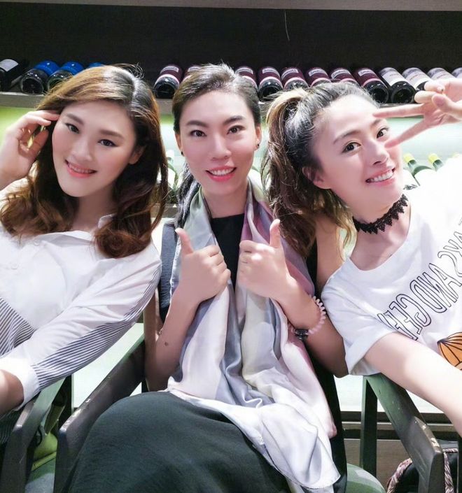 罕见的中国女排三大美女合影：在每个人的身上都有一项世界第一