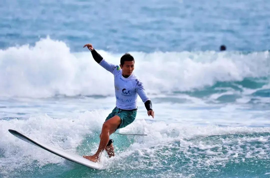 冲浪赛事在汕头南澳开启 56名选手将展开“速度与激情”对决