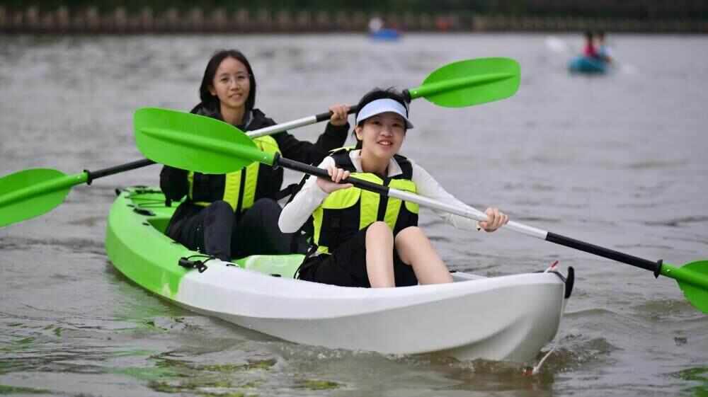 广州水上运动场地“+1”欢迎来琶洲黄埔涌划船冲浪