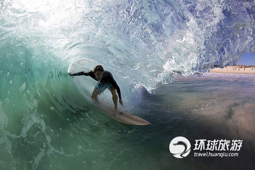 极限运动好去处 世界十大绝美冲浪地盘点