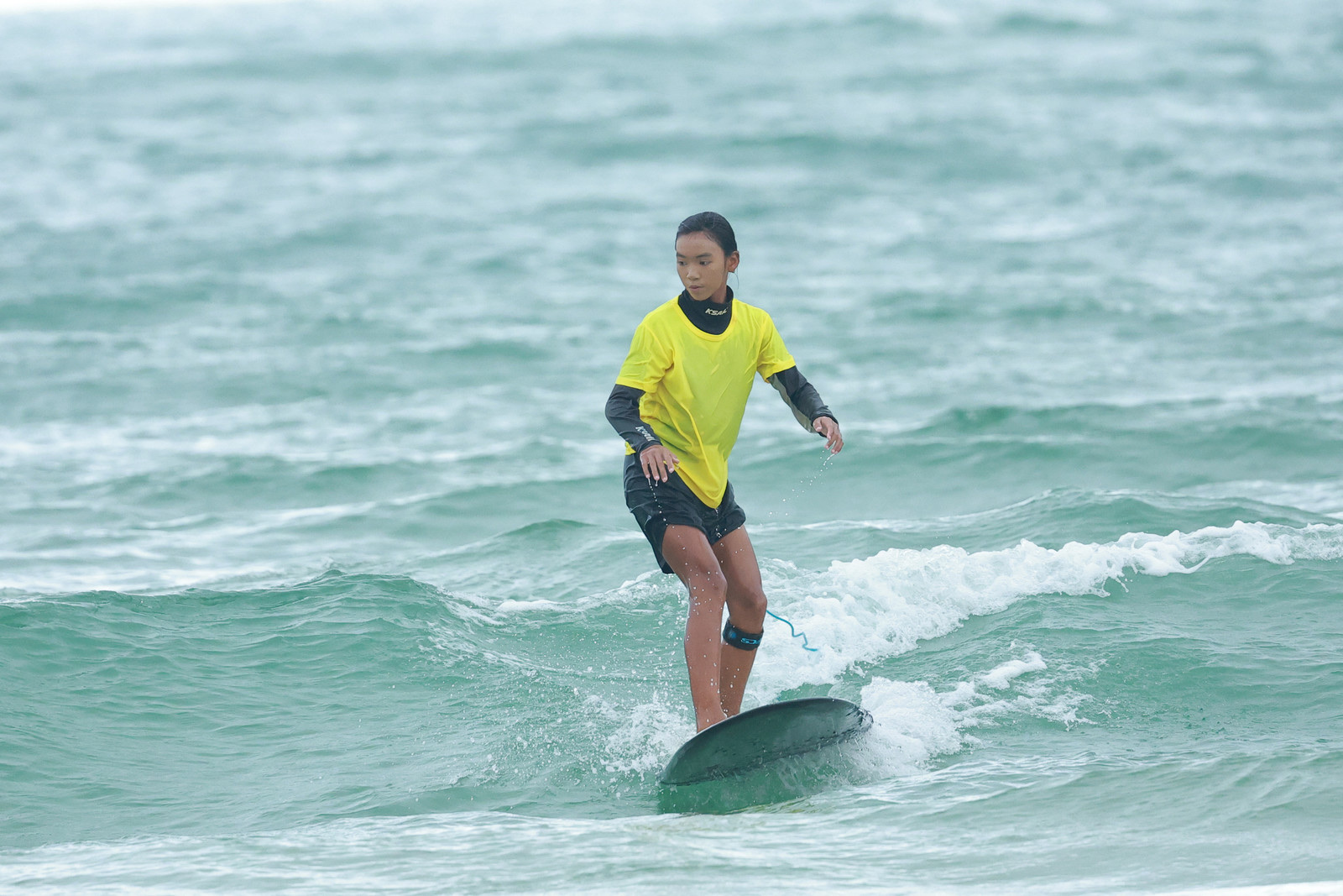 全国冲浪青少年锦标赛三亚开幕 148名选手逐浪竞技(图2)