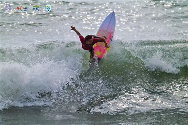 2025年全国冲浪锦标赛万宁圆满收官海南队斩获7项冠军(图2)