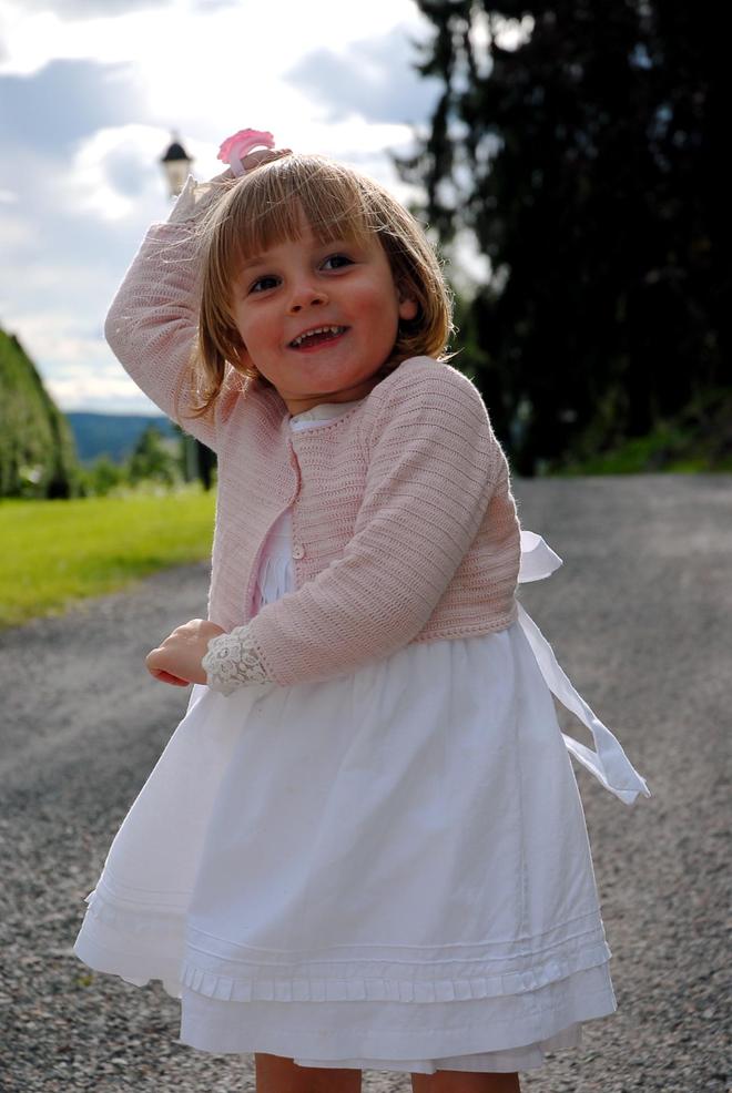 可甜可飒能开战机也能戴王冠！挪威600年来首位00后女王储！(图7)