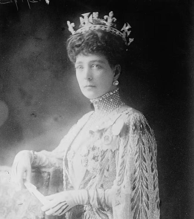 可甜可飒能开战机也能戴王冠！挪威600年来首位00后女王储！(图48)