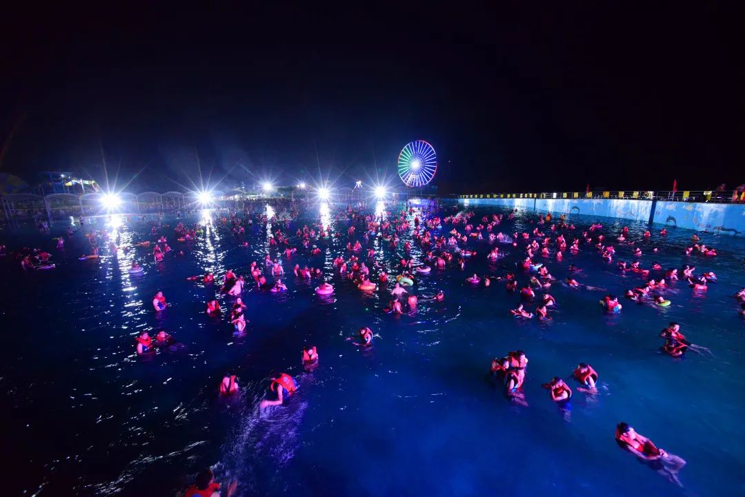 深圳小梅沙薪愿企鹅节