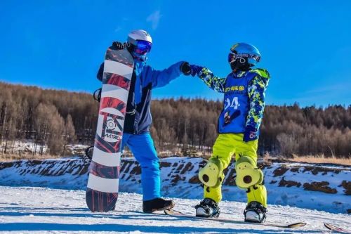 陈艳艳与她的“四季叙事”：中国青少年滑雪产业十年破局与坚守(图2)