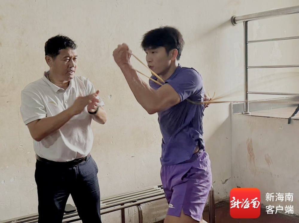 从儋州少年到全国冠军 短跑新星吴学杰背后的速度与传承 自贸港的年轻人(图4)
